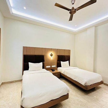 Sirsa Hotel Lotus Inn מראה חיצוני תמונה
