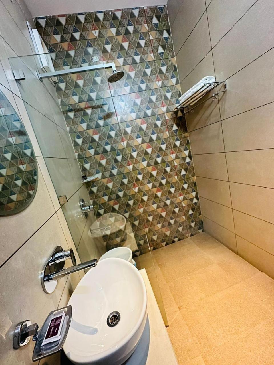 Sirsa Hotel Lotus Inn מראה חיצוני תמונה